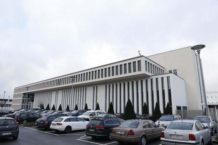 Germany s largest slaughterhouse, owned by Tönnies, in Rheda-Wiedenbrück. - Photo: Hans Prinsen