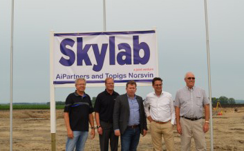 From left to right: Bruce Zierke, AI Partners; Mike Terrill, CEO, Topigs Norsvin USA; John Lorist, chairman, Topigs Norsvin International; Peter van Kemenade, director Americas, Topigs Norsvin International; Jim Nordquist, AI Partners.