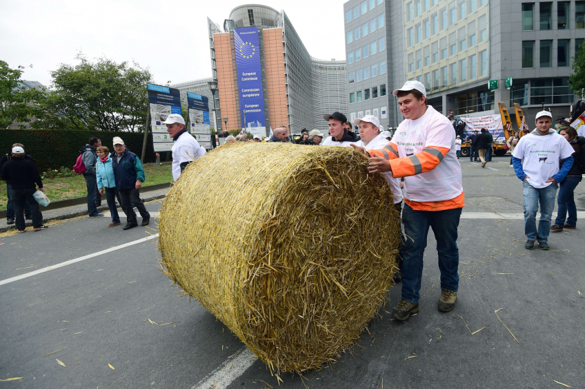 EU offers farmers €500 million of support