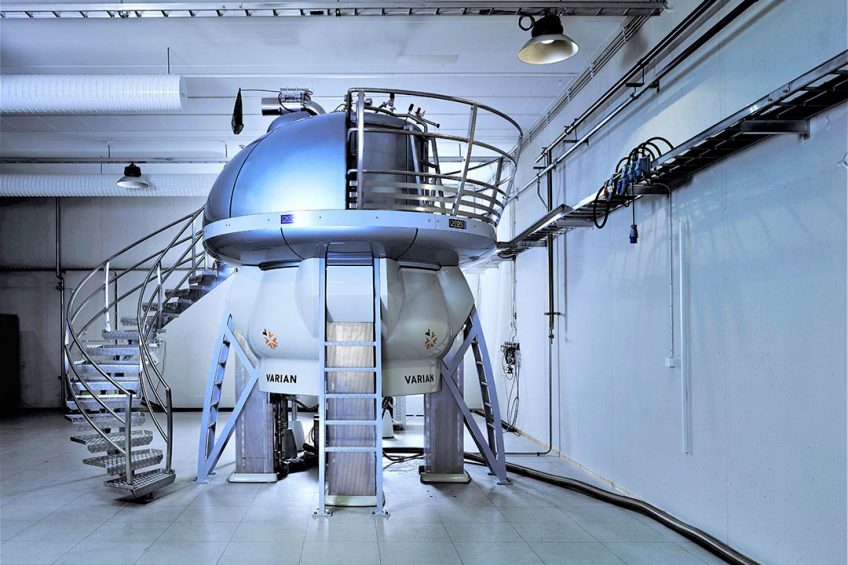 The nuclear magnetic resonance (NMR) measurements are made based on blood samples from pigs by using a NMR spectrometer. - Photo: Swedish NMR Centre
