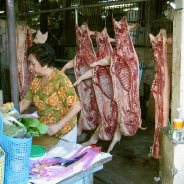 Malaysian consumers hesitate to buy pork