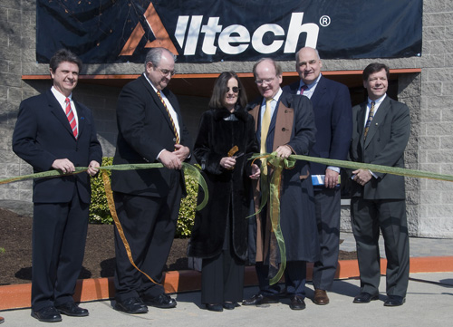 Alltech cuts the ribbon on opportunity at $200 million algae facility