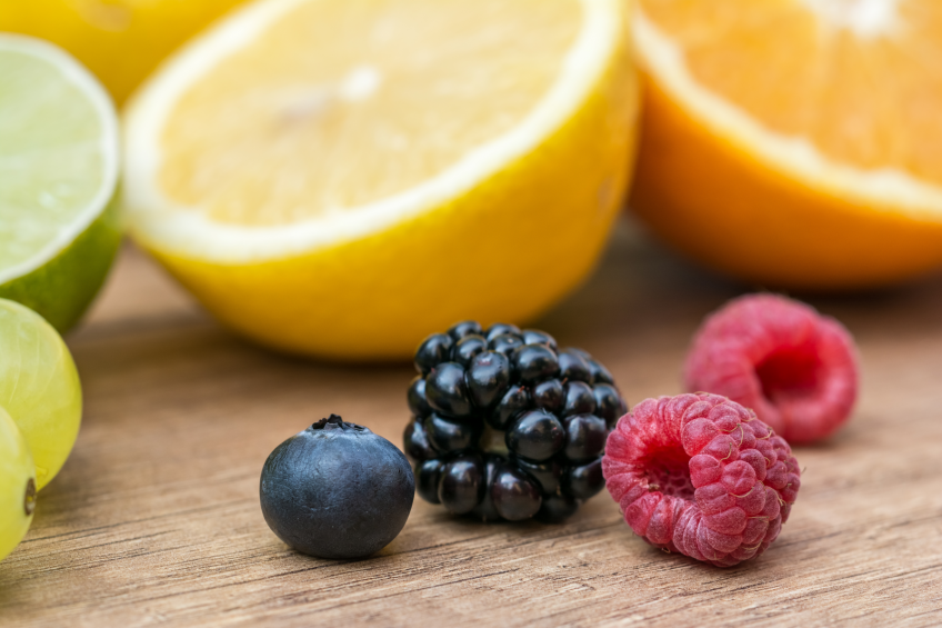 Several types of fruits   all sources of natural polyphenols. ( ( Photo Shutterstock