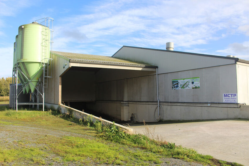 Earl du Grand Clos farm, near Lamballe, France, from the outside. - Photos: Vincent ter Beek