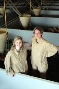 Caroline Bonckaert (L) is a regional veterinarian at Animal Health Care Flanders, and Nathalie Nollet is a veterinarian and project coordinator at research and advisory service Inagro. Photo: Studio Atelier 68