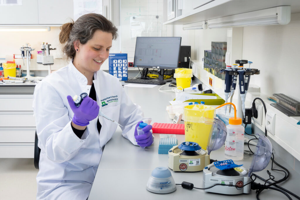 Manouk Vrieling, researcher at Wageningen Bioveterinary Research in the Netherlands. Photo: Koos Groenewold.